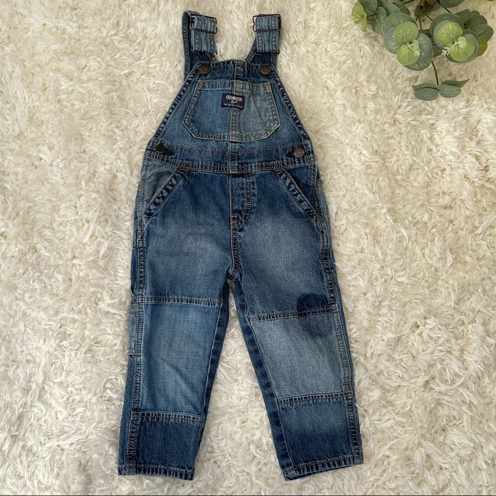 OshKosh B’gosh Carpenter denim‎ overalls